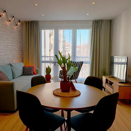 Free Parking, Ac & Self Checkin - Lucky 7 - 2 Bdr Relax & Harmony - Near Stadiums & Center 브라티슬라바