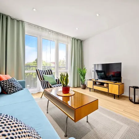 Free Parking, Ac & Self Checkin - Lucky 7 - 2 Bdr Relax & Harmony - Near Stadiums & Center 아파트 브라티슬라바