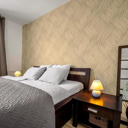 Free Parking, Ac & Self Checkin - Lucky 7 - 2 Bdr Relax & Harmony - Near Stadiums & Center